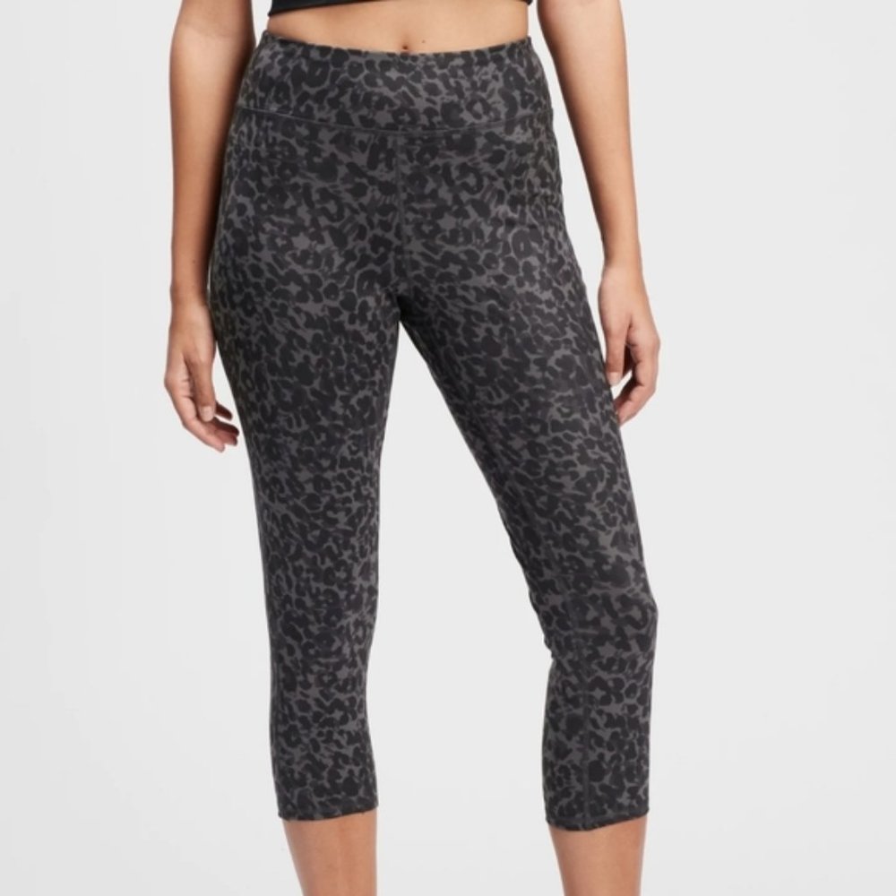 🖤🤍 NWT‼️ GapFit Compression Capris